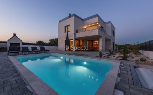 Prodaja-Villa 217m2- Poljica Brig