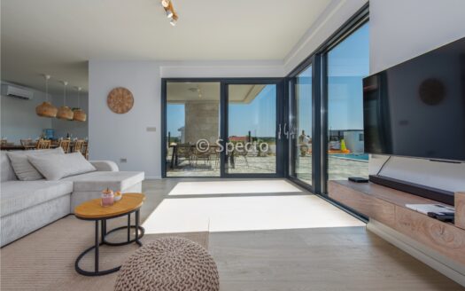 Prodaja-Villa 217m2- Poljica Brig